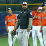 José Tábata sacó la bola en un partido interescuadras de la nave