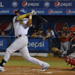 Gregorio Petit y Trayvon Robinson sacaron la bola en el triunfo de Leones