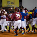 Jhoulys Chacín aguantó a Tiburones y Leones se afianzó en la punta