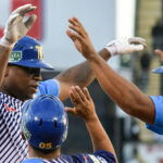 Jeffrey Báez se ganó un lugar en Leones para la postemporada