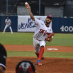 Roberto Chirinos aprende mientras le pega bien a la bola