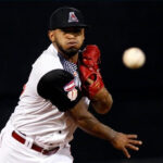 Tiburones dejó en el terreno a Leones para inaugurar la campaña