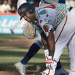 Dos criollos involucrados en el canje de Pat Neshek a Colorado