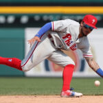 Ernesto Mejía empató el liderato de jonrones en Japón