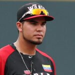 Alex Cabrera disparó el jonrón 135 de su carrera victoria de Tiburones