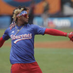 Con suspenso, Leones tomó la iniciativa en la Gran Final