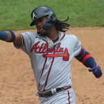 Omar Narváez elevó a 9 mil los jonrones conectados por criollos en las Grandes Ligas