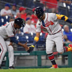 Robert Suárez designado lanzador del mes en la Liga Central de Japón