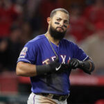 Carlos González fue subido por los Indios