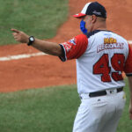 Leones castigó al pitcheo de Caribes en extrainning