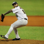 Henry Centeno se creció y Caribes ganó su primero del Round Robin