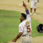 Henry Centeno dominó y le amargó la tarde a Leones