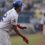 Tigres golpeó a Cardenales y salió del foso