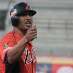 Maicer Izturis firmó pacto de ligas menores con Toronto