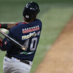 Yasiel Puig sacudió dos jonrones para liderar cuarta victoria seguida de Tiburones