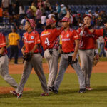 Tiburones sacó provecho a las brechas que le abrió Leones