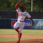 Caribes rompió el espíritu de Tiburones con un rally en el noveno