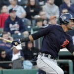 Elvis Andrus sufrió fractura en el codo derecho