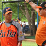 José Altuve recibió su Guante de Oro y Bate de Plata