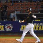 Yosmany Guerra encabezó la ofensiva de Leones contra Caribes
