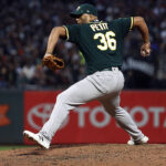 Dioner Navarro estará desde el primer día con Tiburones