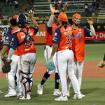 Robert Suárez lidera las Mayores en salvados y se acerca a un récord personal