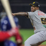 Leones barrió a Caribes para convertirse en el primer clasificado