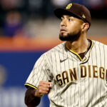 Luis Arráez volvió a hacer historia con el uniforme de San Diego
					24/05/2024