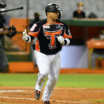 Edward Olivares aprovecha su regreso a las Mayores