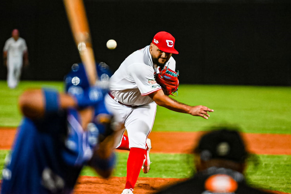 Max Castillo comandó el blanqueo de un hit y Cardenales ahogó a Tiburones 