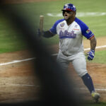 Cardenales adquirió a Danry Vásquez de Tiburones por dos relevistas