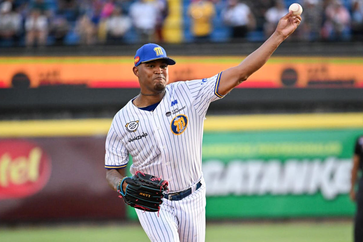 Leones y Magallanes pactaron un cambio con cuatro peloteros involucrados