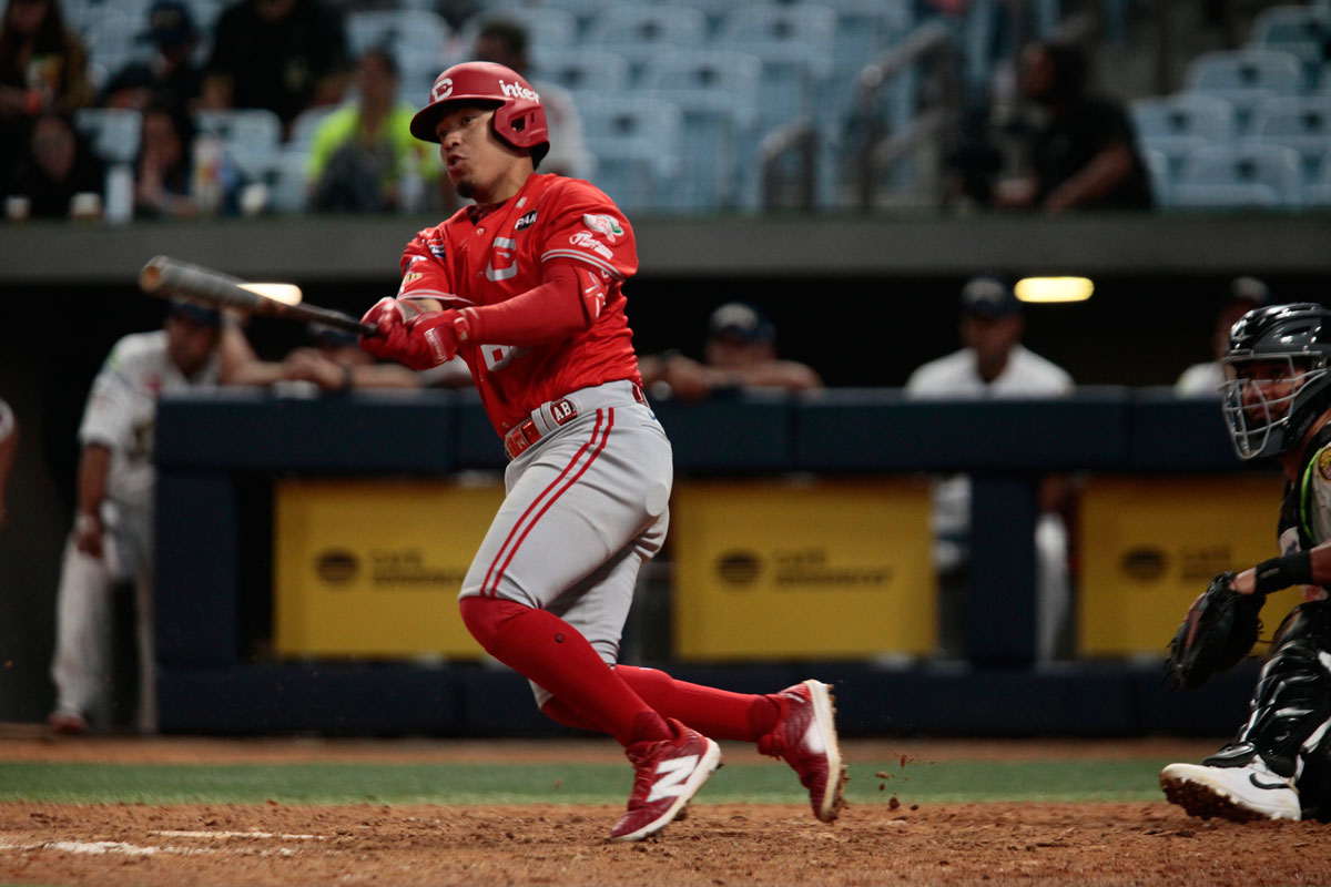 Cardenales Yeiner Fernández