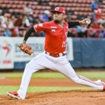 Magallanes vapuleó a Caribes y ganó la serie en Valencia