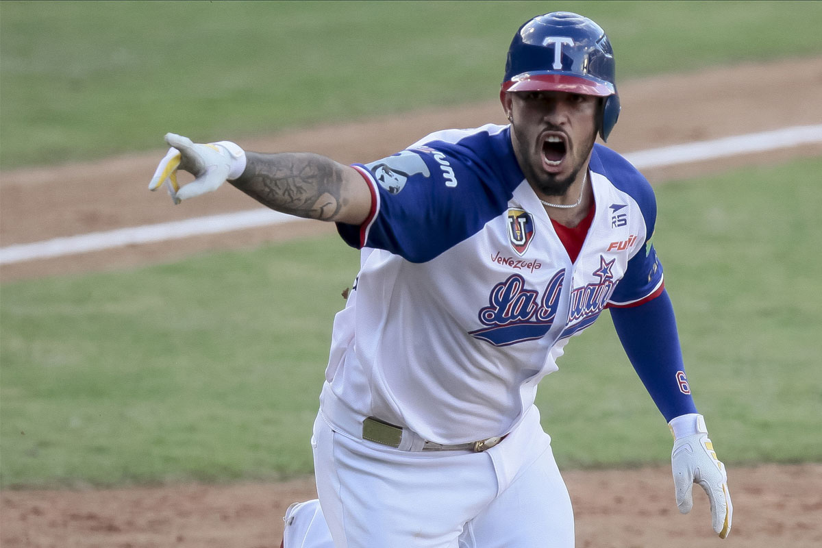 Tiburones quebró la racha negativa con estreno magistral de Gabriel Arias