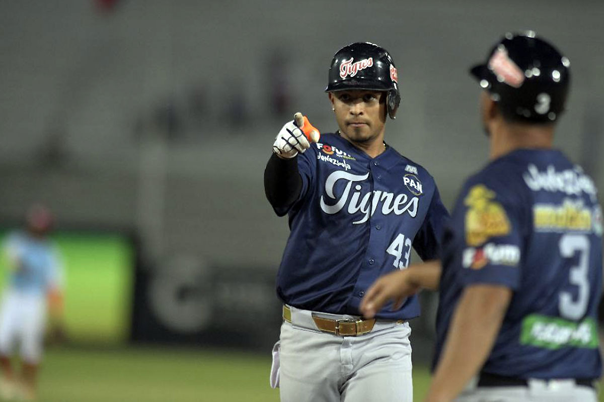 Tigres puso fin a la racha de Cardenales en una gran noche para Lorenzo Cedrola