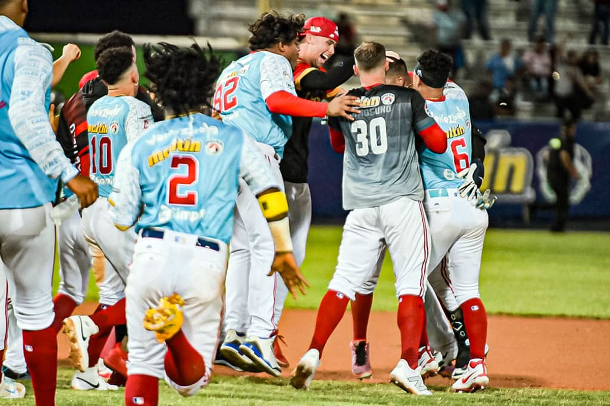 Cardenales barrió a Leones y ganó la serie particular