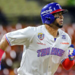 Andrés Giménez, Ezequiel Tovar y Wilyer Abreu ganaron el Guante de Oro