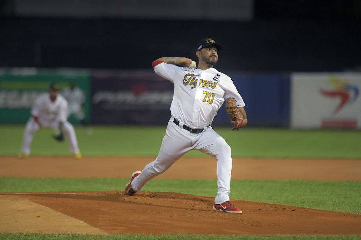 Guillermo Moscoso condujo la victoria de Tigres sobre Tiburones