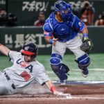 Leones devolvieron el golpe para dividir ante Caribes