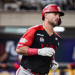 Magallanes volvió al triunfo en Valencia con otra noche para el recuerdo de Renato Núñez