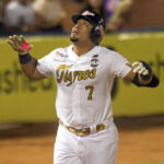 Tiburones rompió cadena de derrotas con extrabases larenses