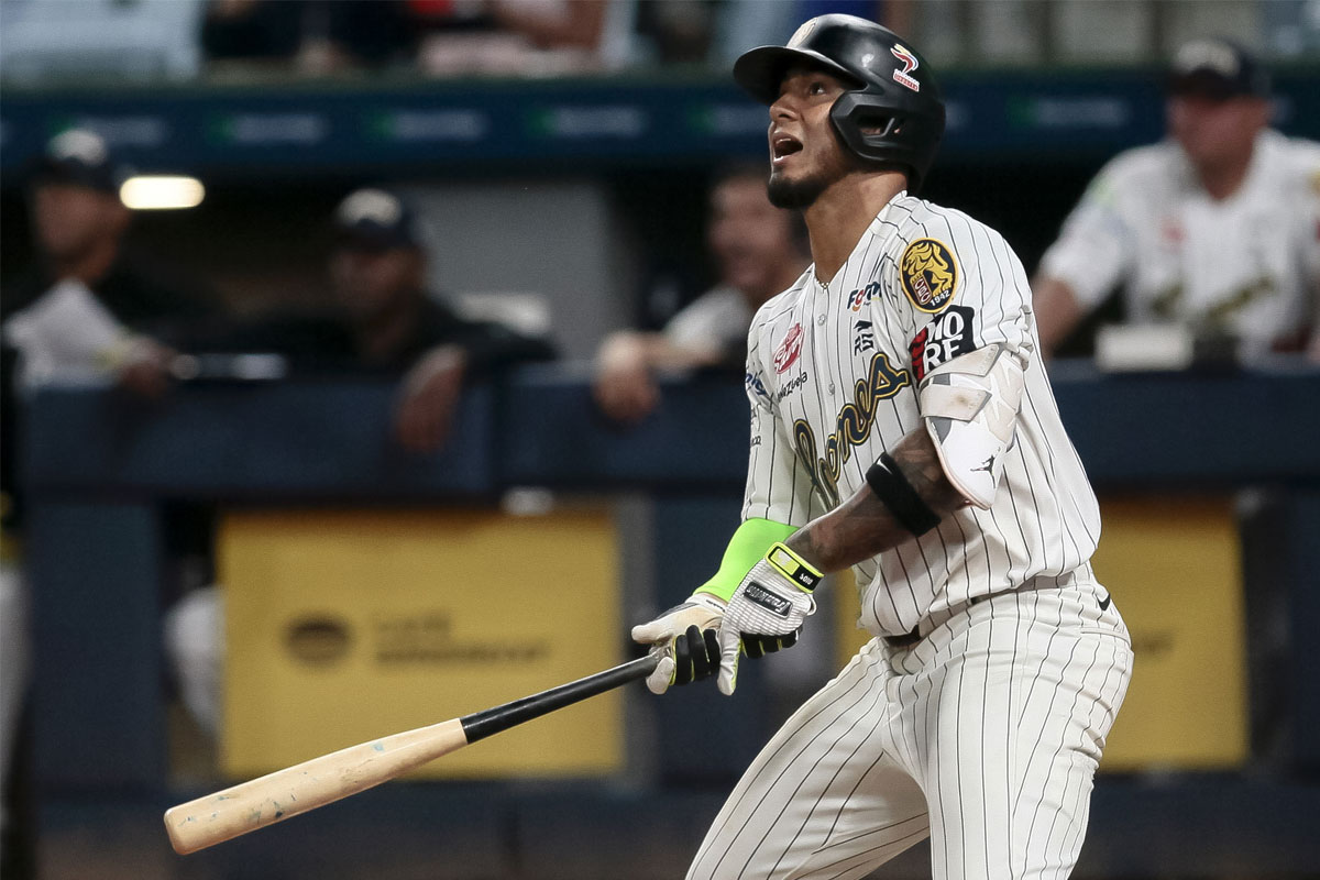 Leones desplegó su ofensiva para barrer a Caribes