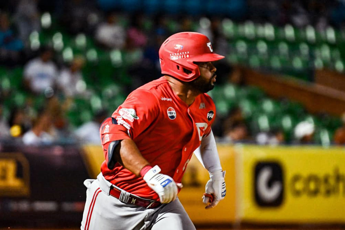 Tiburones adquirió a Tomás Telis desde Cardenales por un prospecto