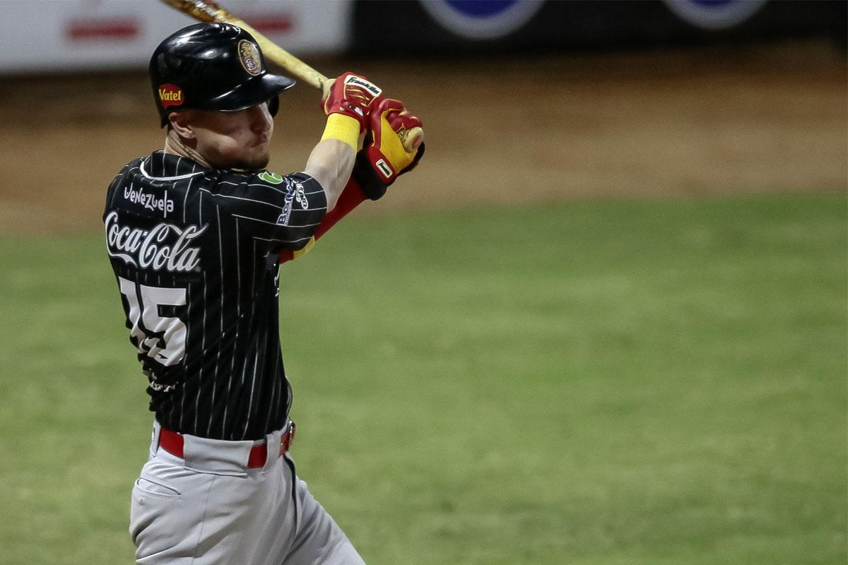 Leones despertó para derrotar a los Tigres en extrainning