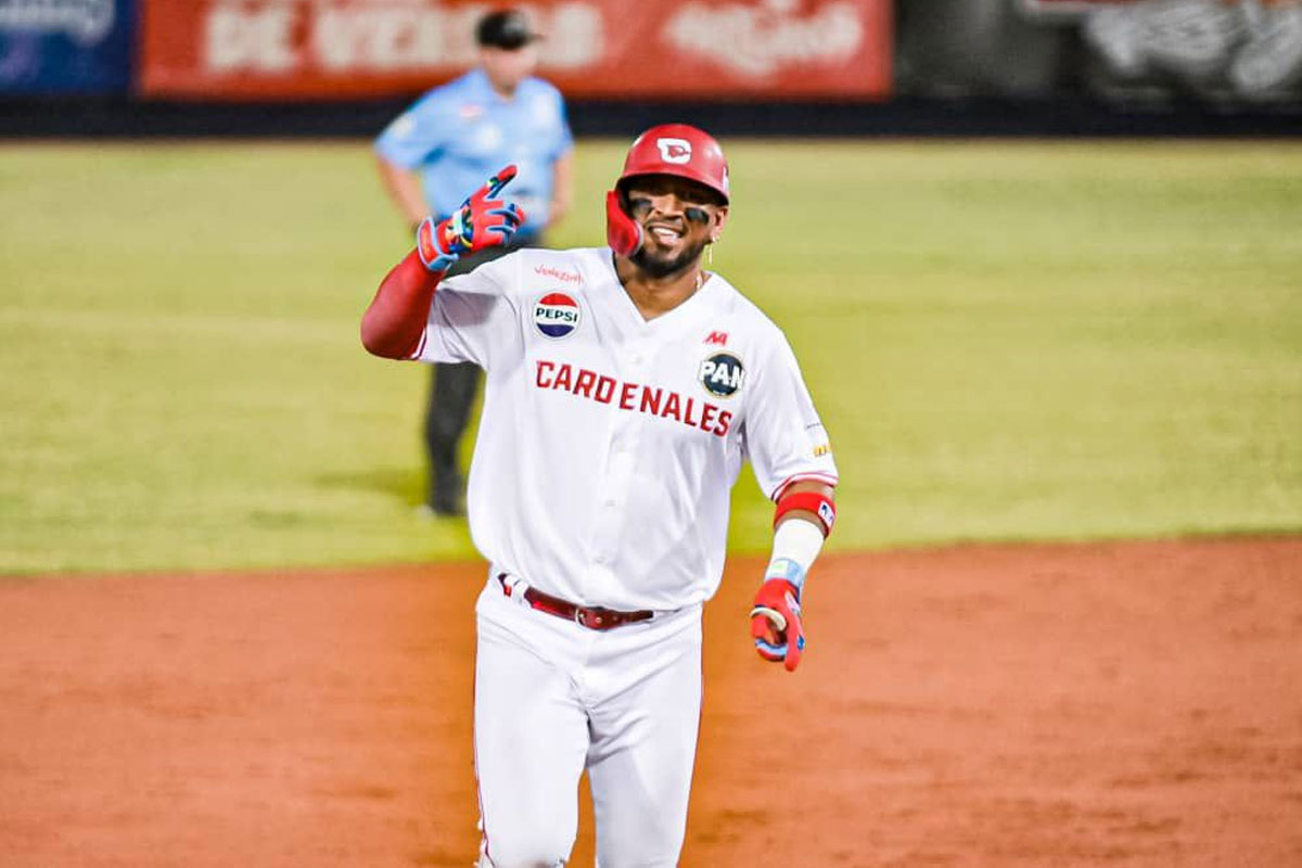 Cardenales detuvo a Leones y abrió victorioso la doble jornada