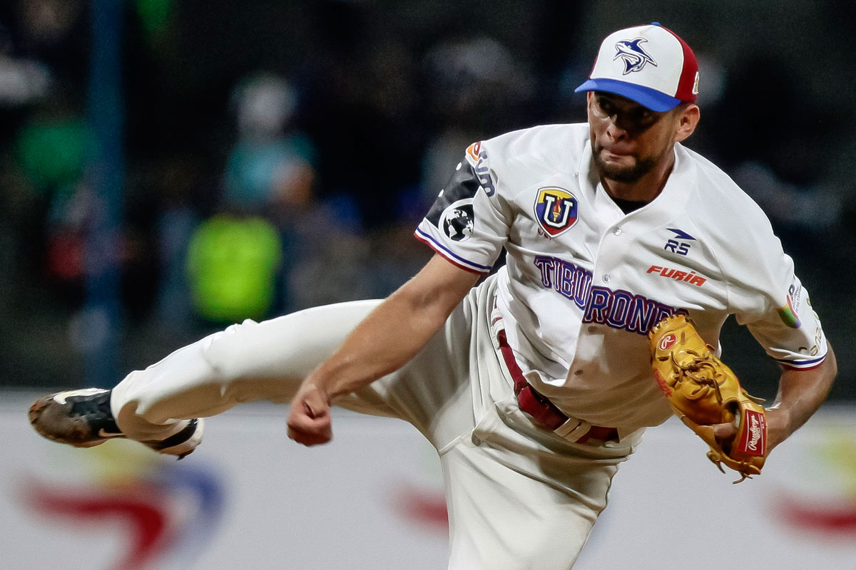 Tiburones blanqueó a Magallanes y cortó racha adversa