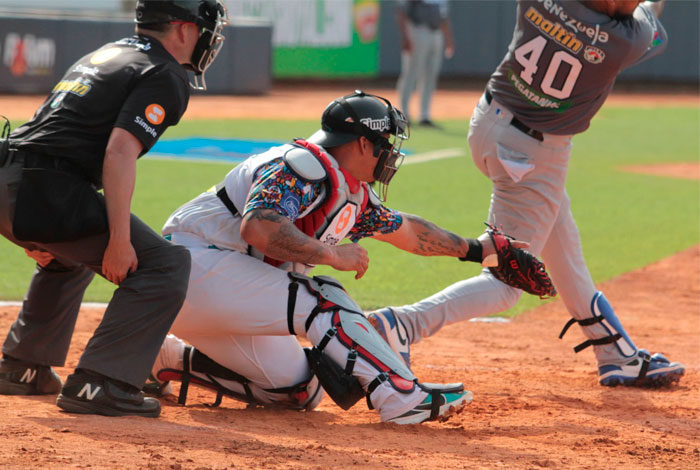 Wilson Ramos volvió a aportar su sólida defensa, como base de la línea central