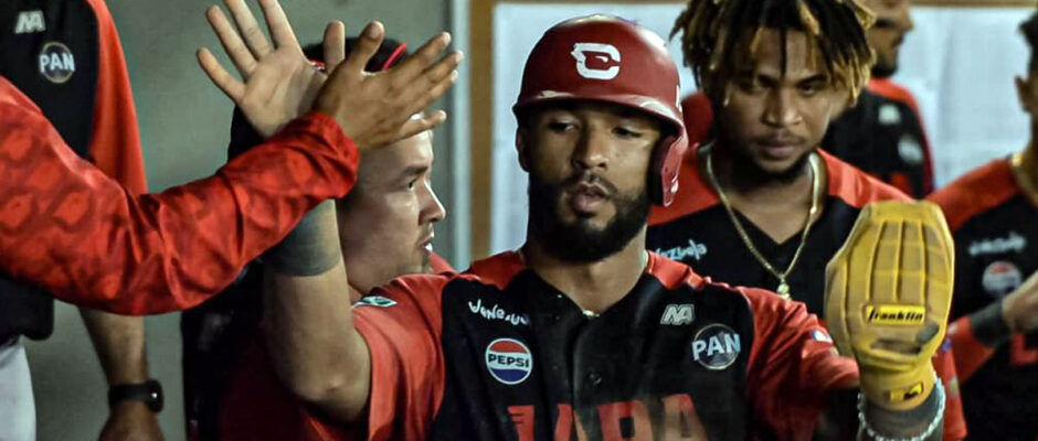 Cardenales Robert Pérez Jr.