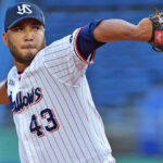 Martín Pérez sólido en su debut con San Diego